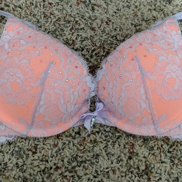 Victoria's Secret Push Up Bra - Picture 2 of 8